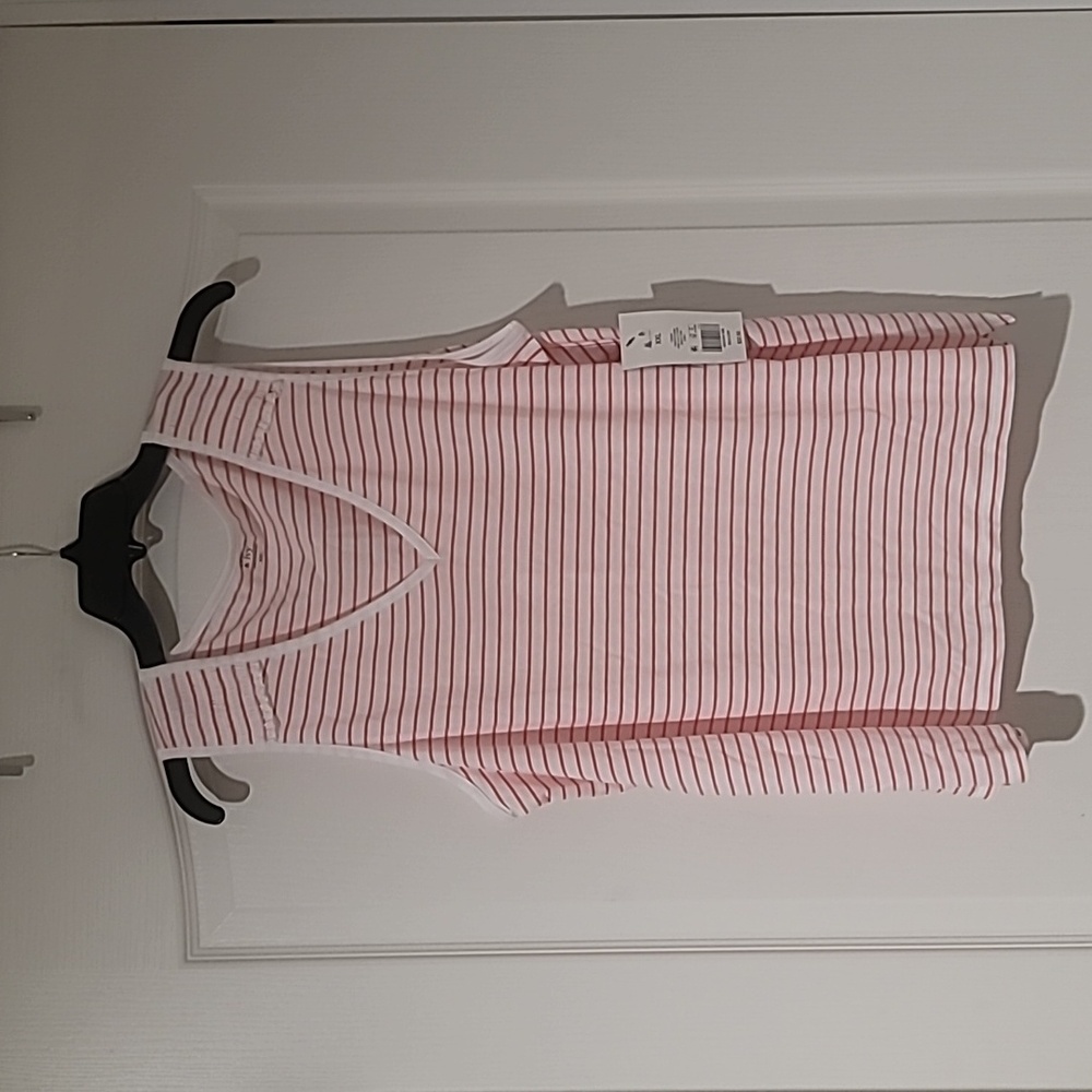 NWT Crown & Ivy WOMAN'S PLUS Pink Daisy Stripe Smocked Tank Size XXL